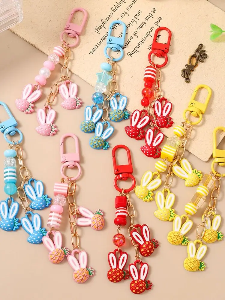 Aihua Niedlicher Ananas-Erdbeer-Hasen-Schlüsselanhänger für Frauen und Mädchen, Lieblicher Häschen-Schlüsselring-Anhänger für Handtaschen-Deko, DIY Schlüsselkette Geschenke – Detail 1