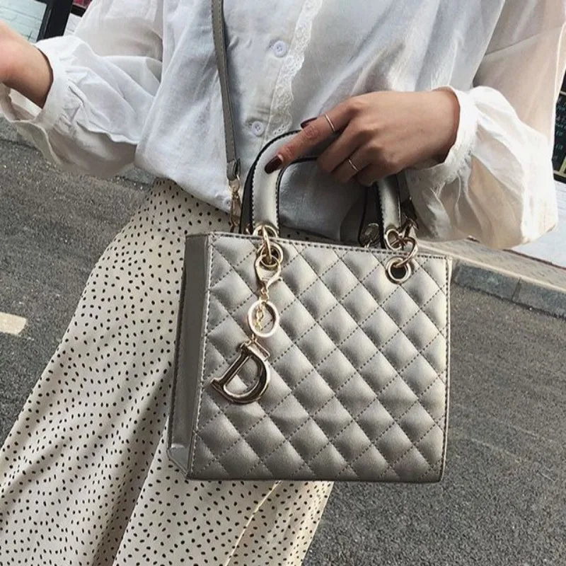 New Fashion Luxury Design Tote Bags for Women Handbags Ladies Shoulder Bags Trending Lingge Chain Crossbody Bag and Purse