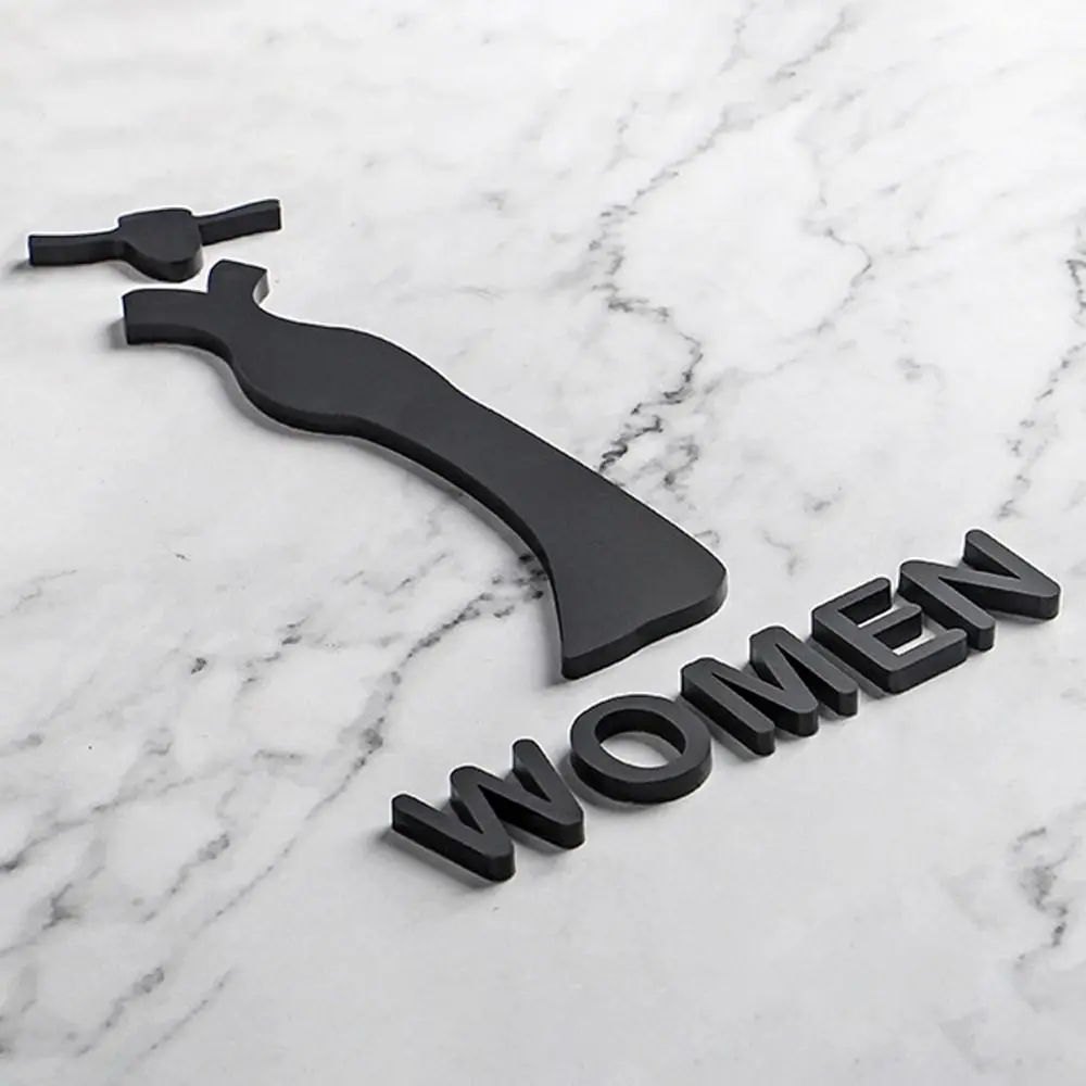 Рисунок 5 - 3D Черно-золотистая цветная табличка для унитаза