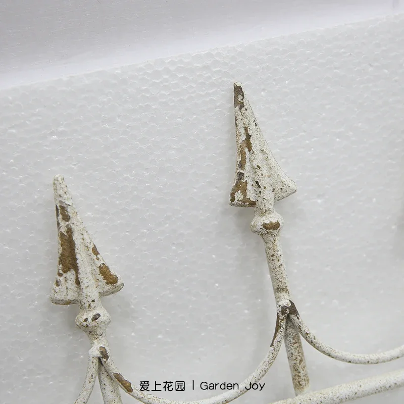 Description Picture 6 of itemIron Do Old Bonsai Partition Triangle Spear Flower Rack Iron Lotus Climbing Vine Bracket Courtyard Garden Decorative Ornaments