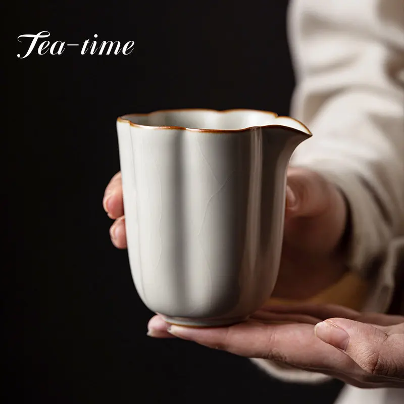 

Boutique Chinese Style Ru Kiln Tea Pitcher Handmade Ceramics Olecranon Justice Cup Can Improve Gracked Glaze Teaware Gifts Box