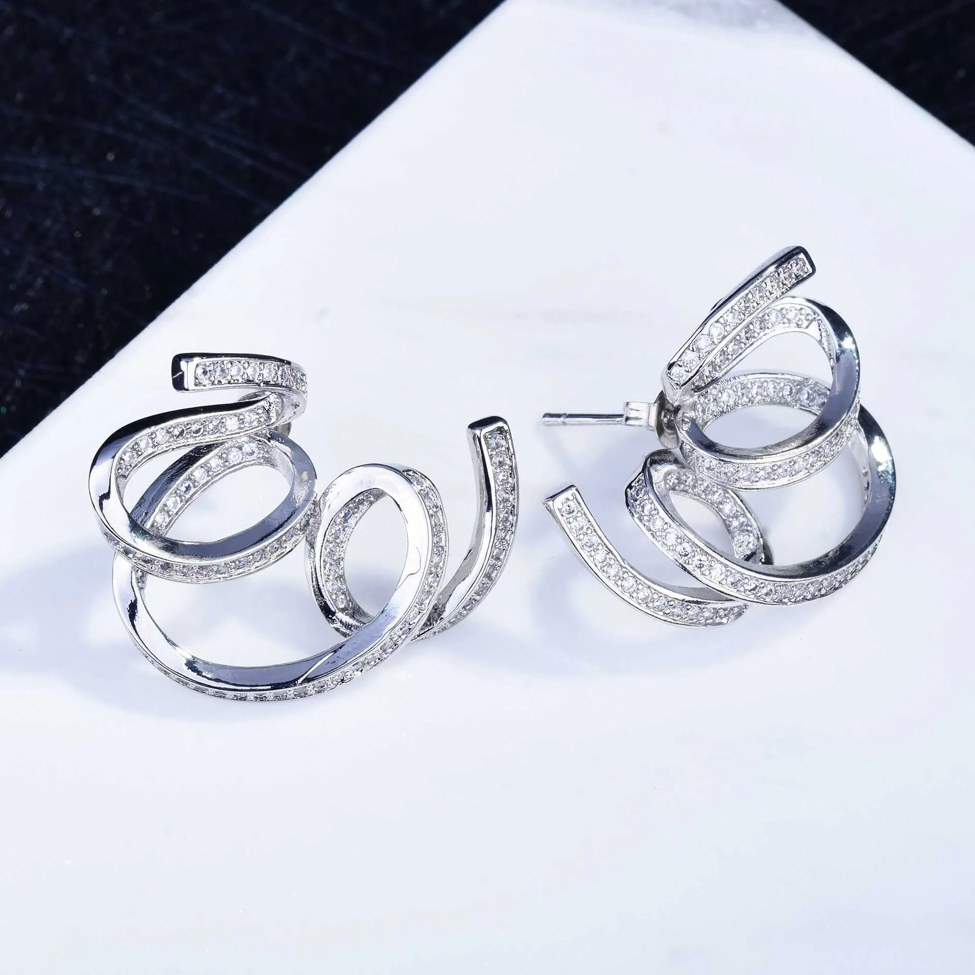 

Real Silver Plated Simple Full Zircon Spiral Earrings Minimalist Exquisite CZ Earrings Perforated Hypoallergenic Sensitive Ears