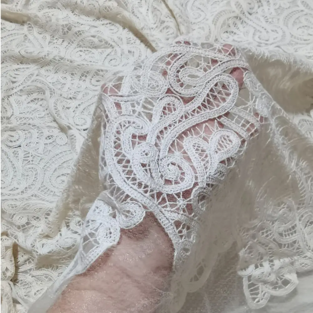 

Cotton yarn diamond mesh base ivory embroideried clothing for woman dress apparel with geometric shape