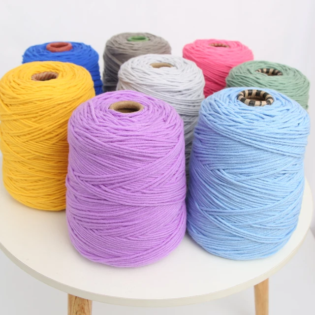 Milk-white tufting wool in cone, Yarn for knitting
