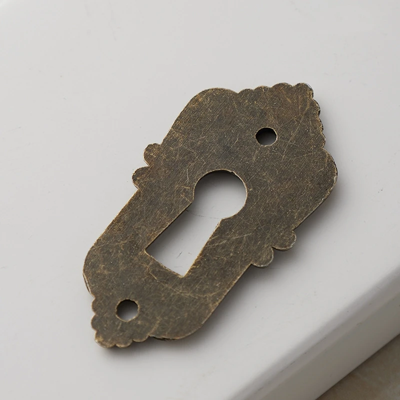 Furniture Corner Protector Decorative Corner Cover Metal Decorative Protectors 1PC Drawer Key Piece Corner Stick Cover European Vintage Decorative Code Lock Piece Alloy 45x23mm