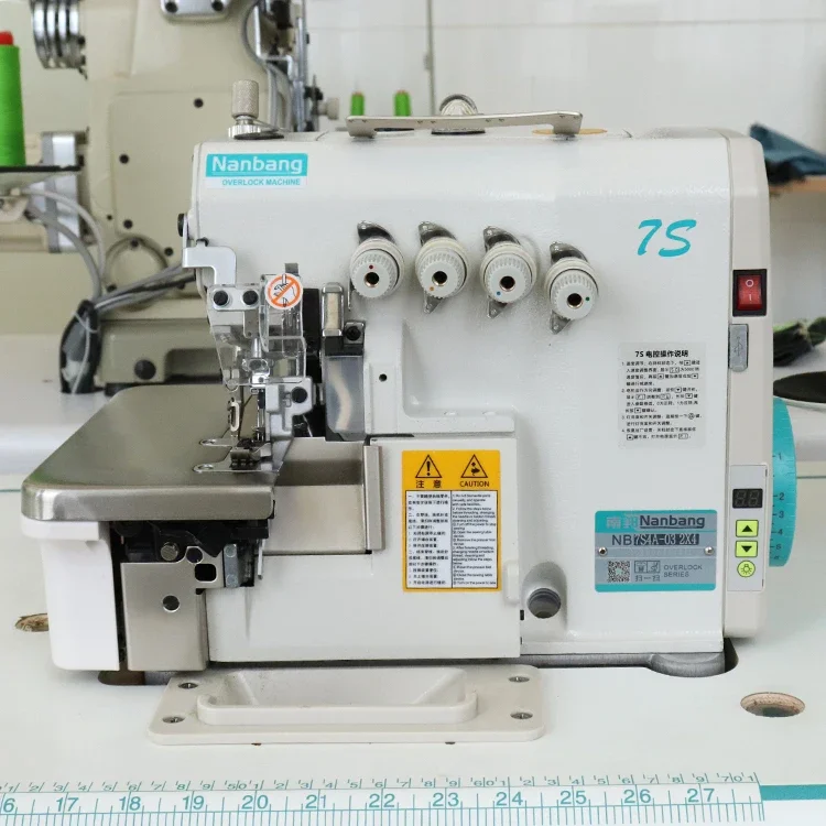 Left Hand 3 Thread Industrial Overlock Sewing Machine