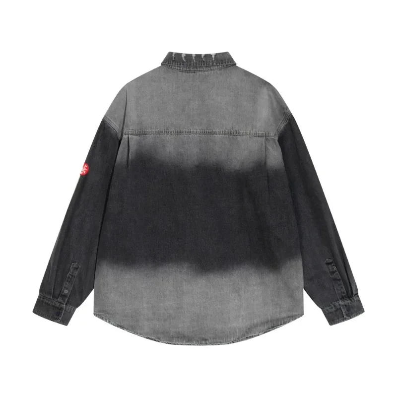 Рисунок 2 - Винтажные джинсовые куртки CAVEMPT