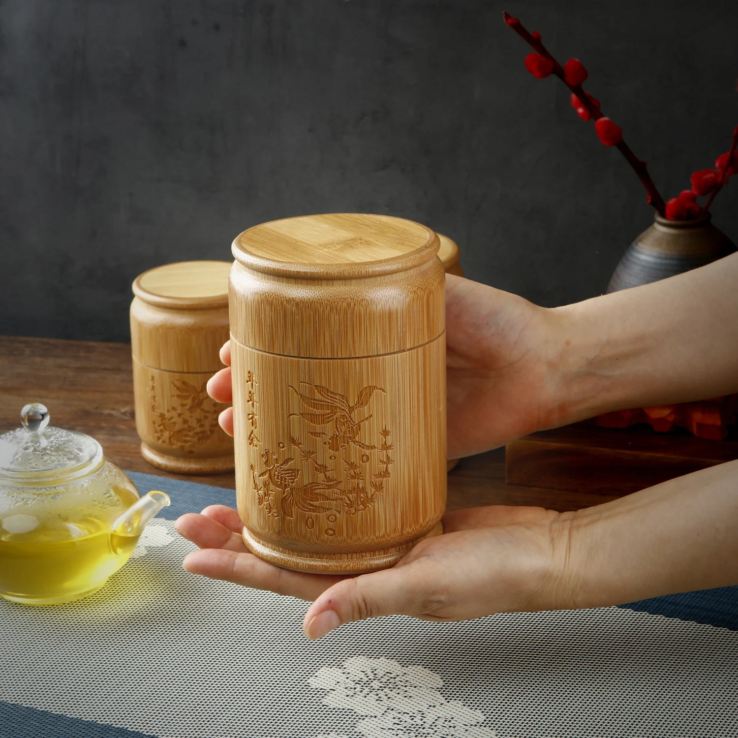 Tea Canister Handmade Bamboo Tea Storage Box Carved Tea Canister Lid Seal Kitchen Storage Jars Accessories Spice Box Case Organizer