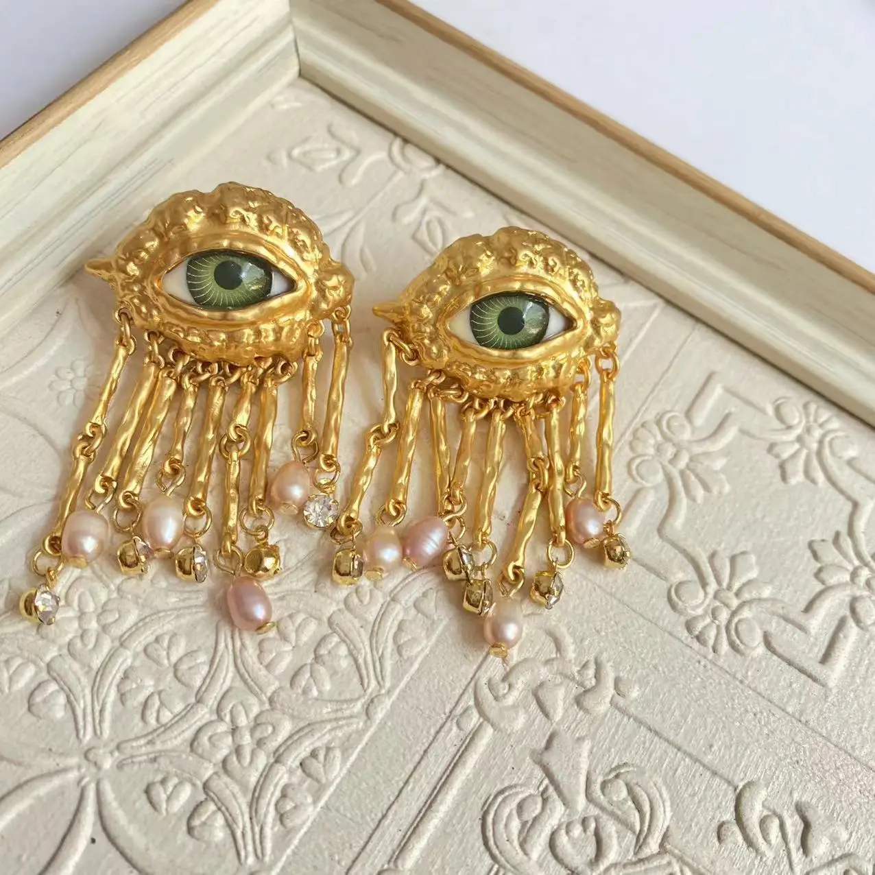 

Women's Vintage Eye Earring Exaggerated Trendy Earrings Baroque Style Imitated Pearl Jewellery Delicate Tassels Jewelry