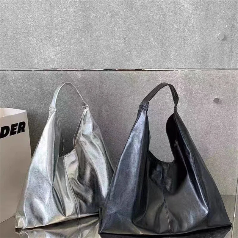 HUNT☆Padded Hobo - Silver Shiny leather 'Hamptons' hobo bag Woman, Silver | TWINSET Milano