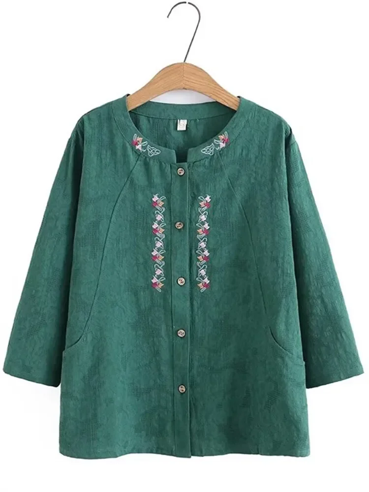 

Plus Size Women's Shirt Cotton Self-Patterned Seventh Sleeve Shirt With Pockets and Embroidered Floral Motifs For Spring＆ Summer