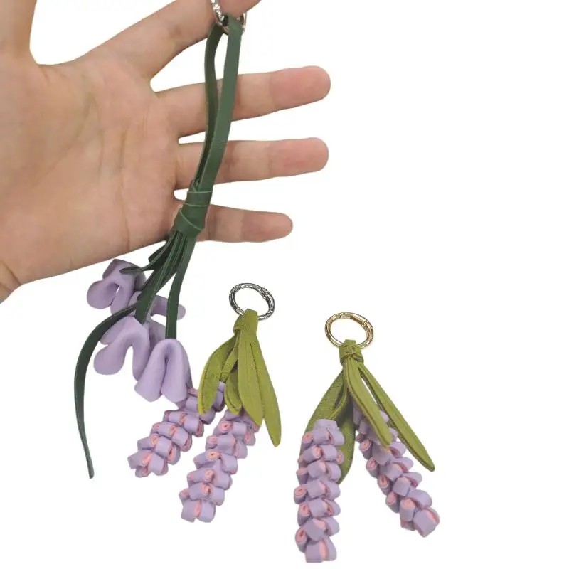 1 Stück Lila Lavendel-Osmanthus-Blumen-Schlüsselanhänger, Niedliches PU-Leder Blumen-Taschenzubehör für Liebende/Realistische Blume/Gutes Geschenk