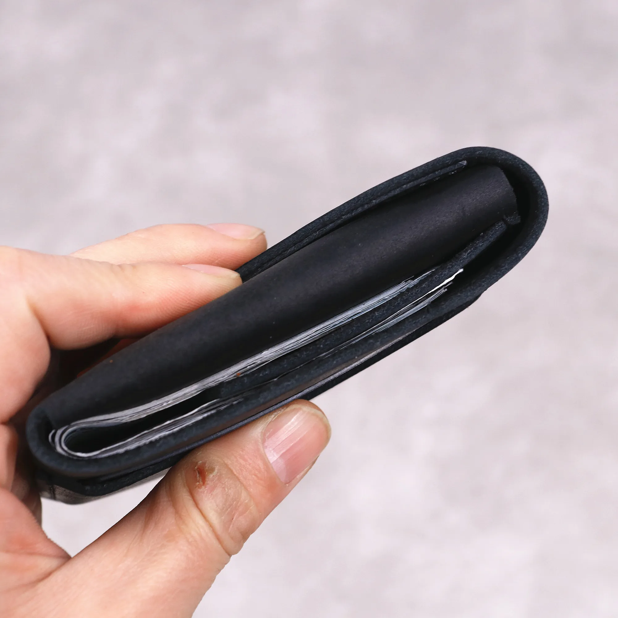 (Fit For Euro) Echtleder-Geldbörse für Herren, Vintage-Rindsleder, schlanke Herren-Geldbörse, Kartenhalter mit Klappe und Magnetverschluss – Detail 12