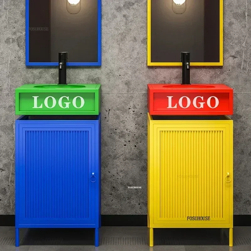 อ่างล้างหน้าสไตล์อุตสาหกรรม อ่างล้างหน้าแบบเรียบง่ายสำหรับห้องน้ำเชิงพาณิชย์ ตู้ห้องน้ำพร้อมอ่างล้างหน้า อ่างล้างหน้าโลหะดีไซน์สร้างสรรค์สำหรับใช้ในบ้าน 1