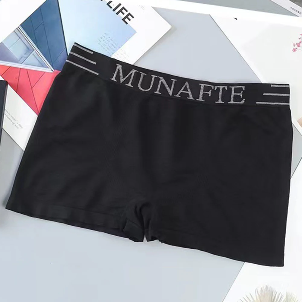 

Comfort Men's Underwear Boxer Briefs Seamless Skin-friendly Solid Color Breathable Casual Loose Classic Comfortable