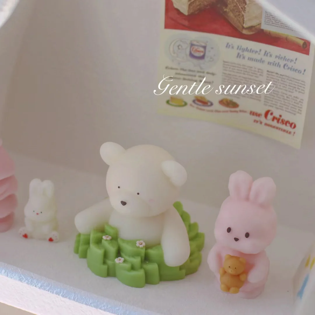 Ins Silicone Soap Mold 3D Garland Bear Candle Gypsum Decoration Mold DIY Handmade Silicone Holiday Gift Making