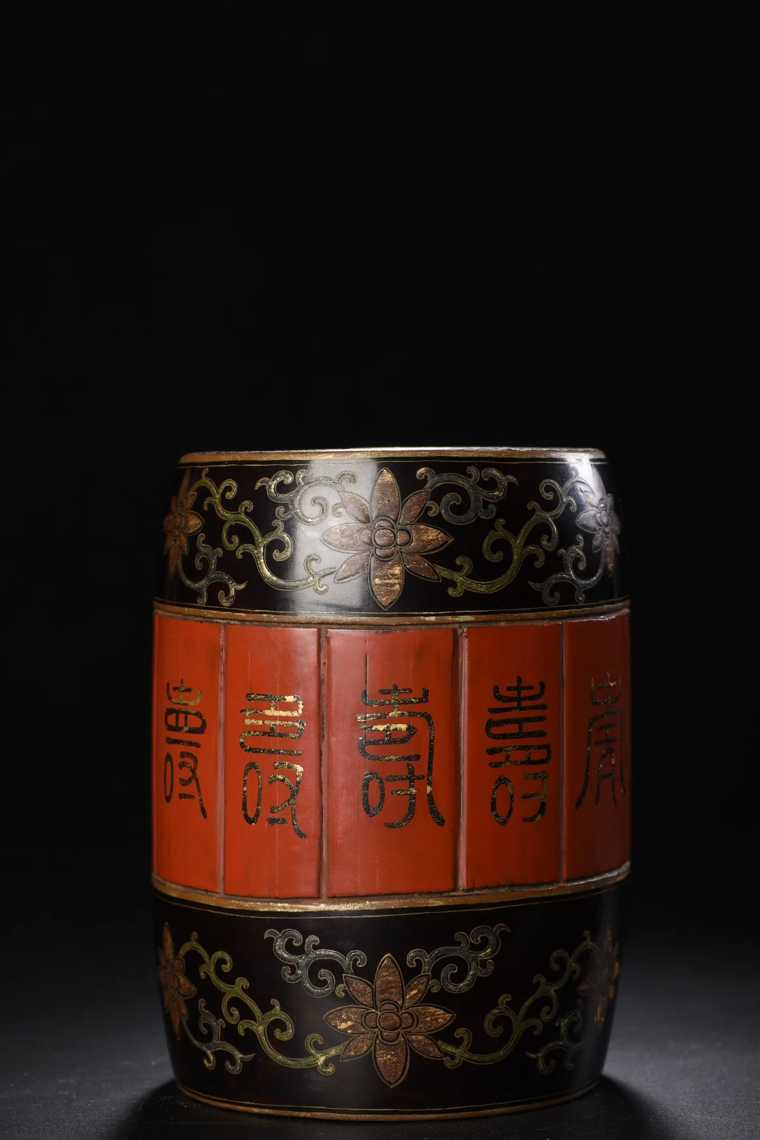 

7"Tibet Temple Collection Old Bamboo Lacquerware Outline in gold longevity writing Lotus Pen Container Amass wealth Ornaments