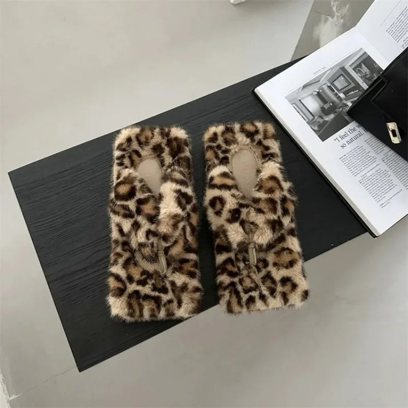 

Новинка, зимние пушистые тапочки для девочек, домашние тапочки с открытым носком на плоской подошве, пушистые домашние тапочки, сланцы