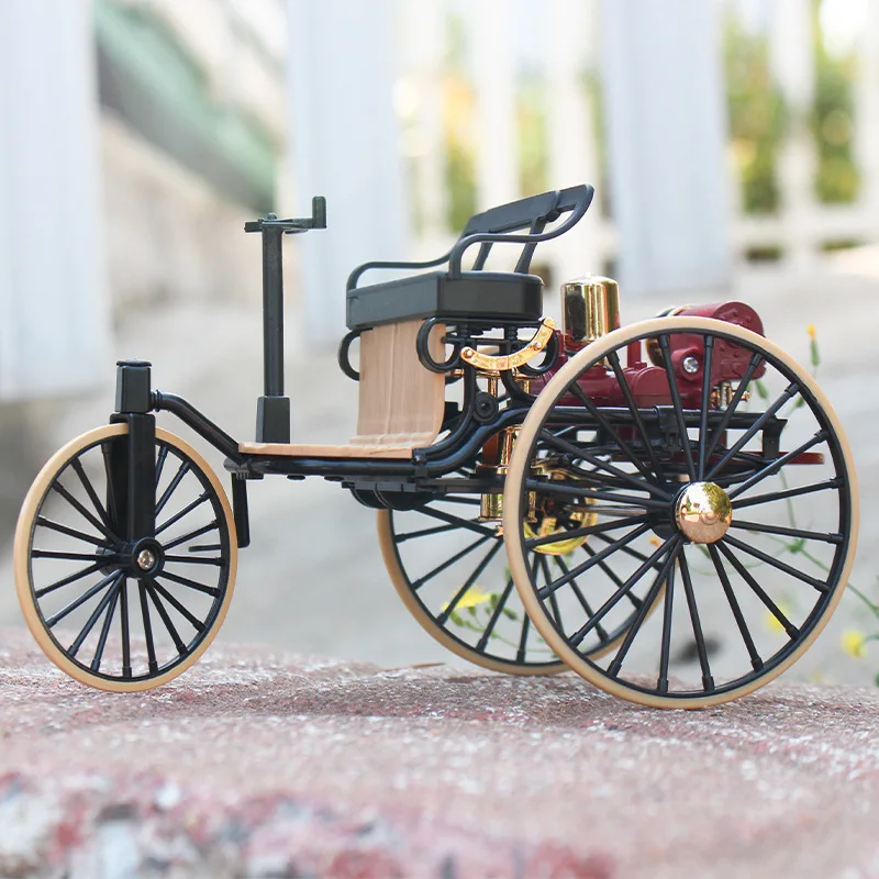 

1:12 1886 Vintage Classic car No.1 alloy car model simulation tricycle Toy For Children Gift Collection