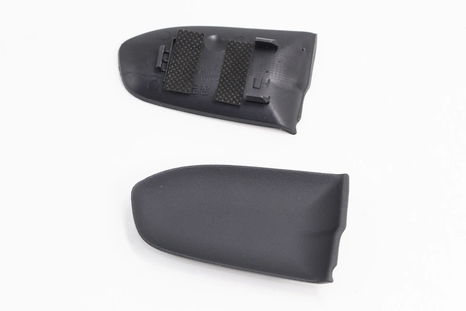 2Pcs Door inner handle plug cover door inner handle screw plug cover 826193W010 826293W010 For KIA sportage SPORTAGE