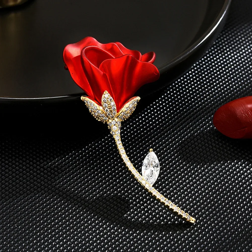 Red Rose Flower Brooch Romantic Enamel Bouquet Zircon Brooch Valentine's Day Gift 2024 New Style Women's Coat Decoration Jewelry