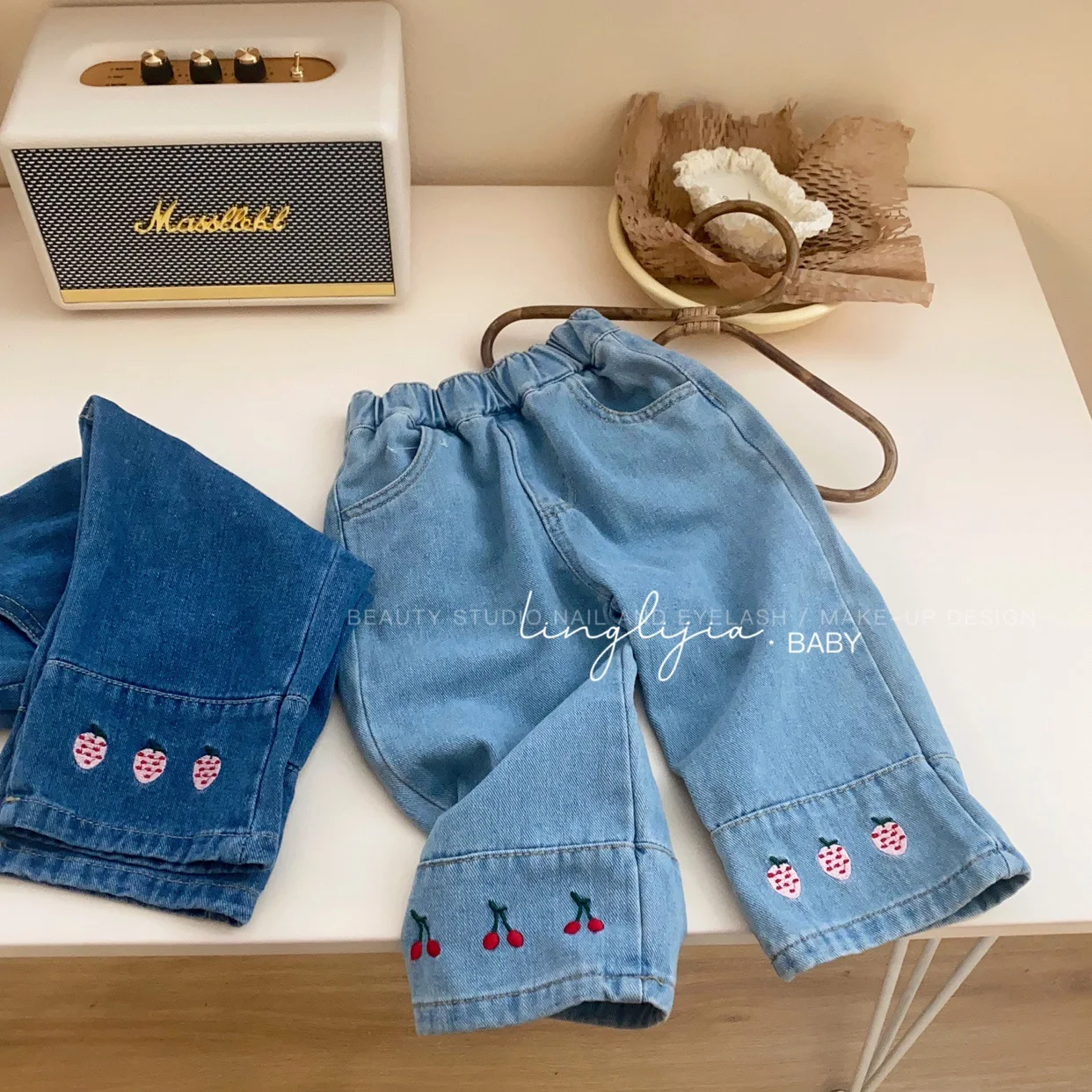 2024 Lente Herfst Koreaanse Kinderen Meisjes Jeans Denim Pocket Borduurwerk Losse Baby Meisjes Broek Veelzijdige Kinderen Meisjes Broek