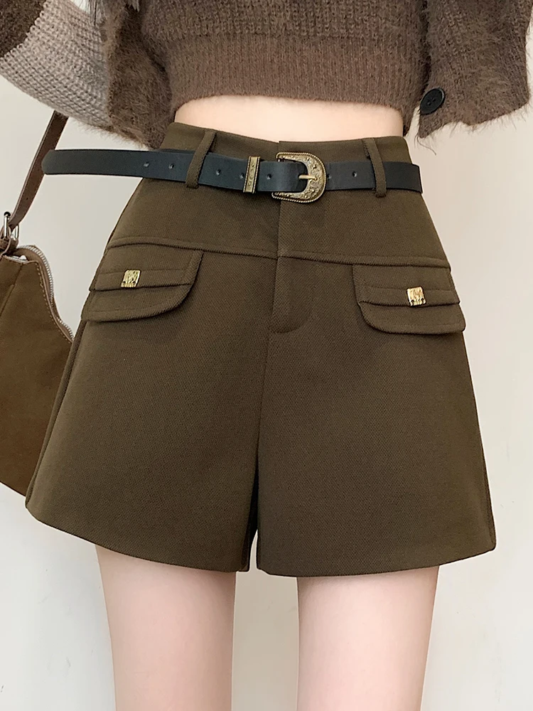 Рисунок 5 - Женские шерстяные деловые шорты