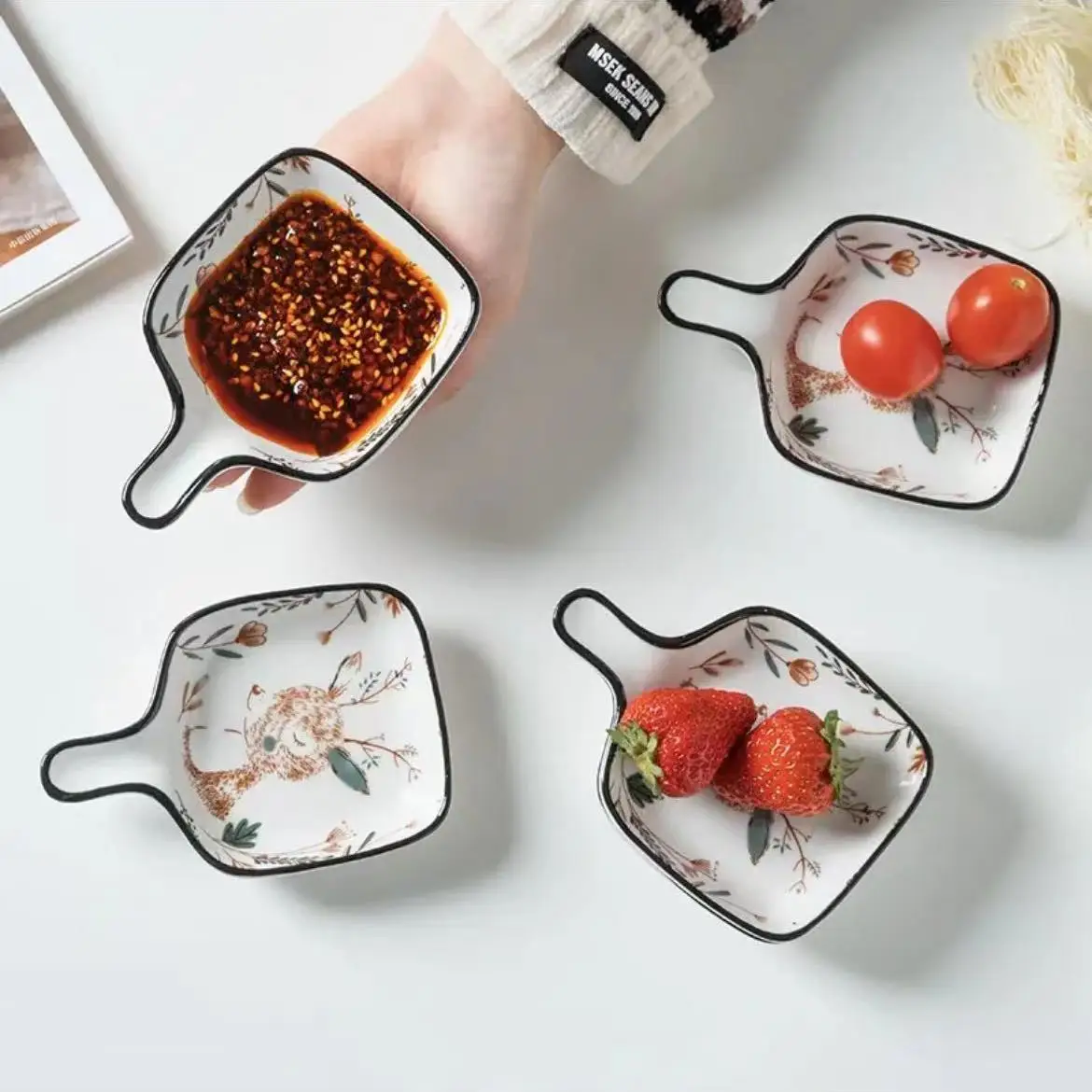 

3/6Pcs Household Ceramic Seasoning Plates Creative Fruit Snack Plates with Handle Kitchen Tableware for A Variety of Appliances