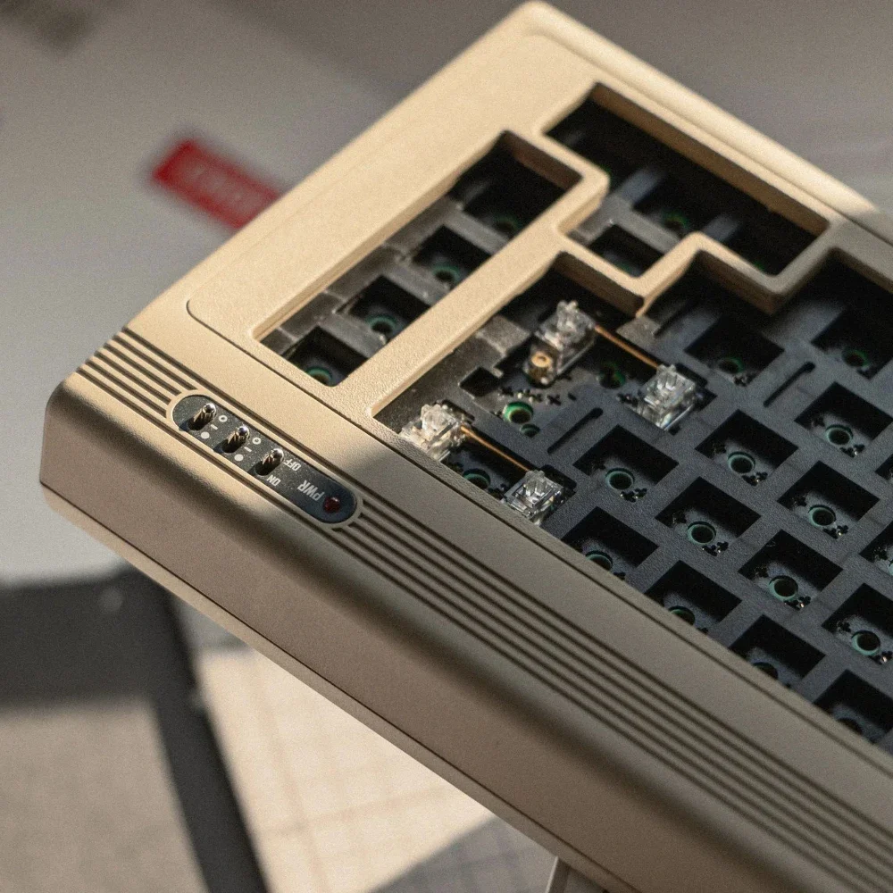Command 65 R2 기계식 키보드 키트 무선 트라이 모드 버저 가스켓 핫 스왑 사용자 정의 65% 레트로 오피스 게임용 키보드 PC 노트북