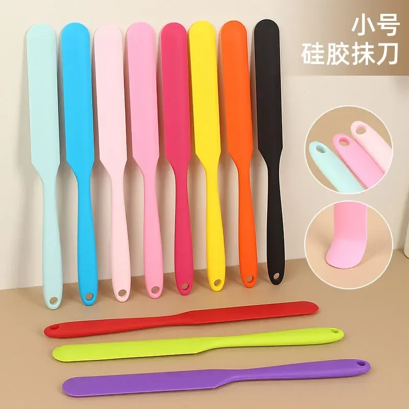 

Silicone Baking Tool One-piece Small Cream Guacamole Cake Spatula Kitchenware Simple and Practical