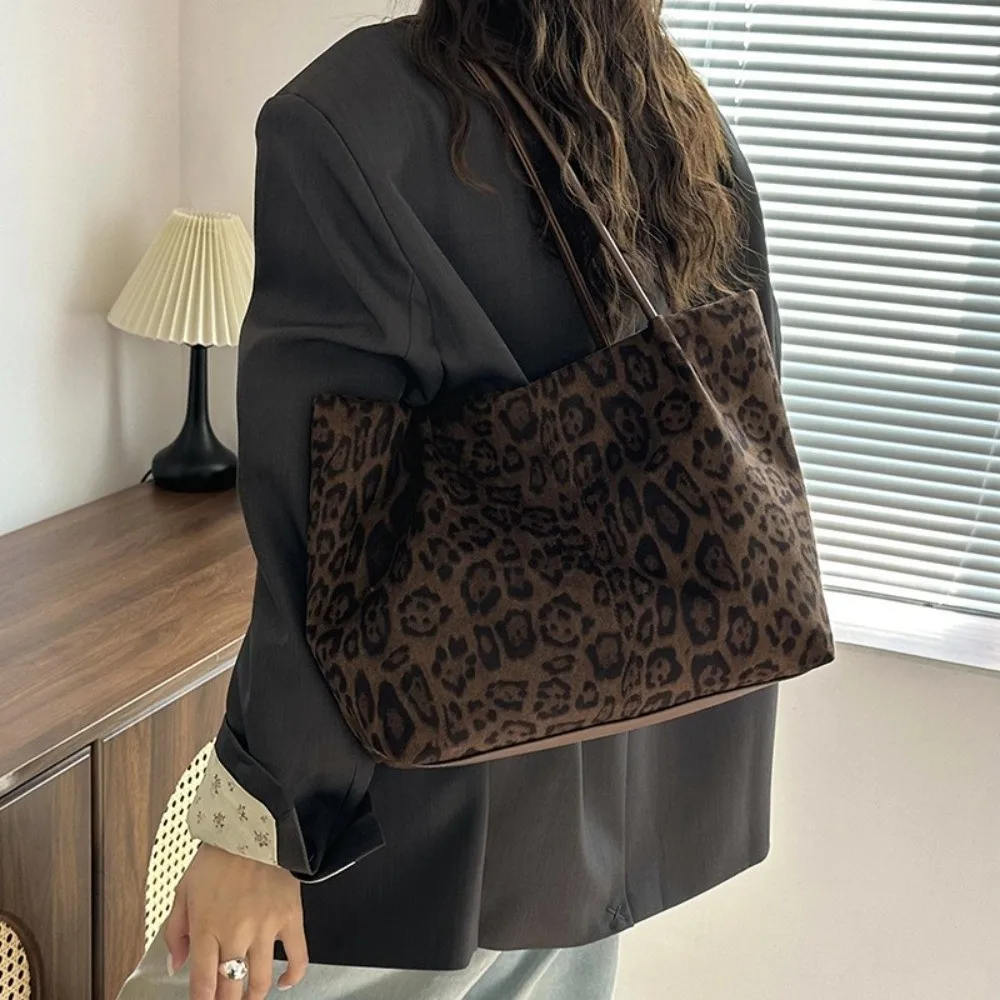 New Leopard Print Shoulder Bag Large Capacity Thickened Design Tote Bag Magnetic Buckle Suede Women Handbag