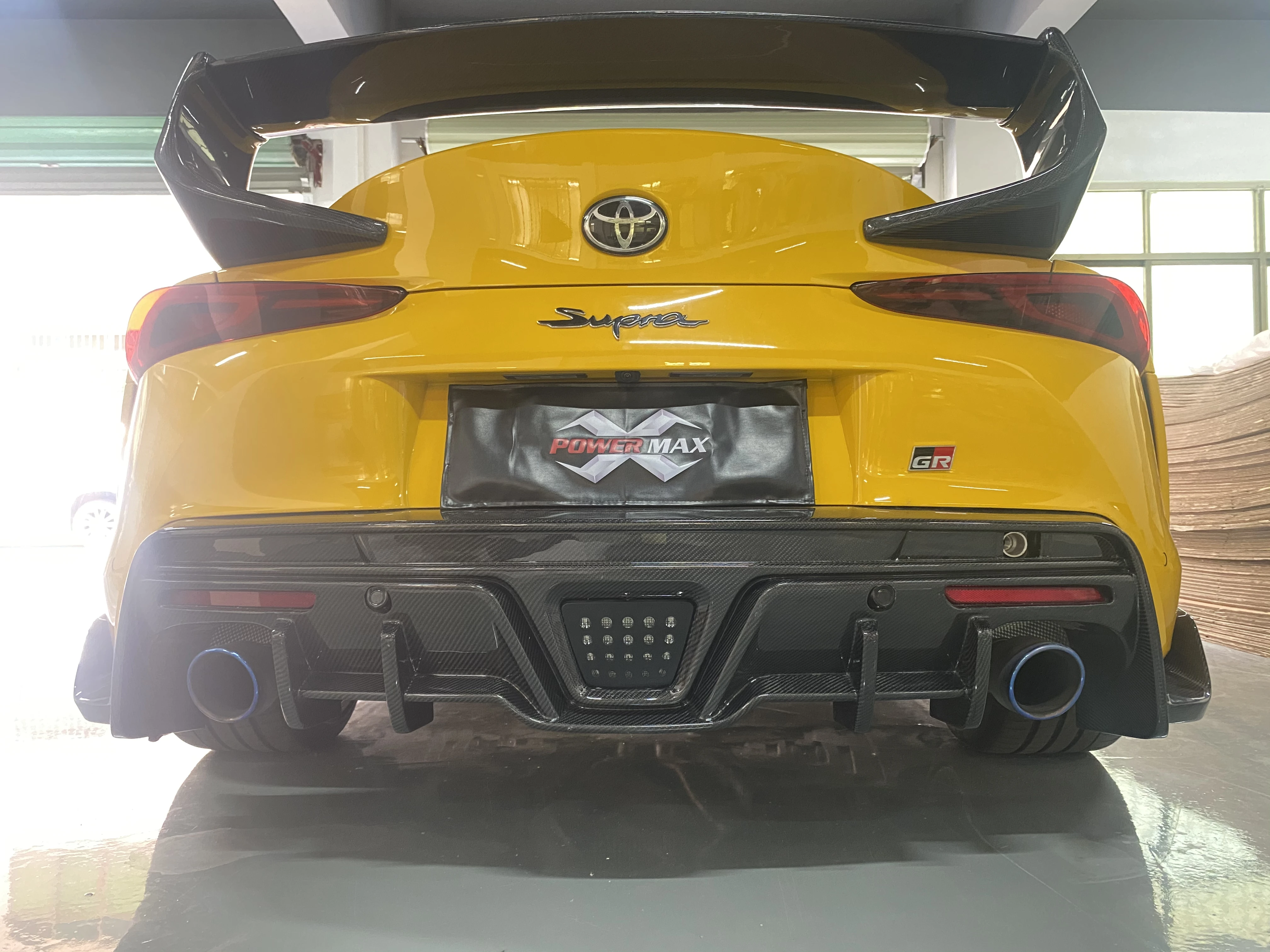 トヨタ スープラ A90 A91 リアディフューザー バンパー デヒューザー 車