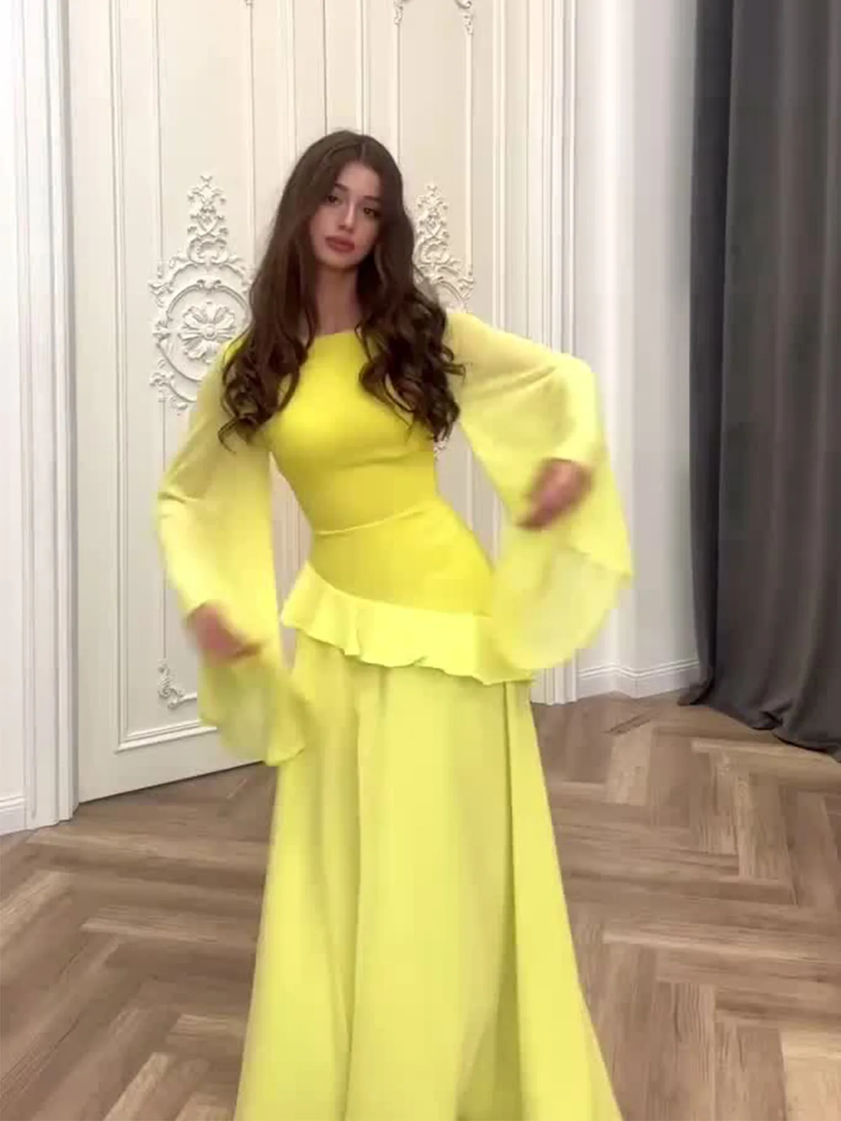 فستان نسائي