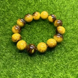 Chic Amber Bead Bracelet - Unique Fashion Accessory Design (Light Yellow Color)