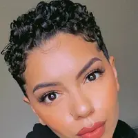 Perruques courtes coupe lutin pour femmes noires cheveux synthétiques Afro perruque lutin couleur noire perruques courtes pour les femmes noires courtes bouclées 5