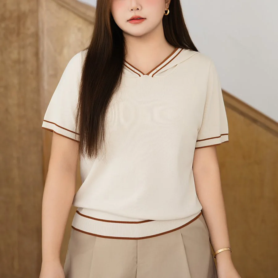 A Cool Contrasting Color Hooded Short Sleeved Top Plus Size Women Premium Commuting Style Ice Silk Knitting V-Neck T-Shirt 9252