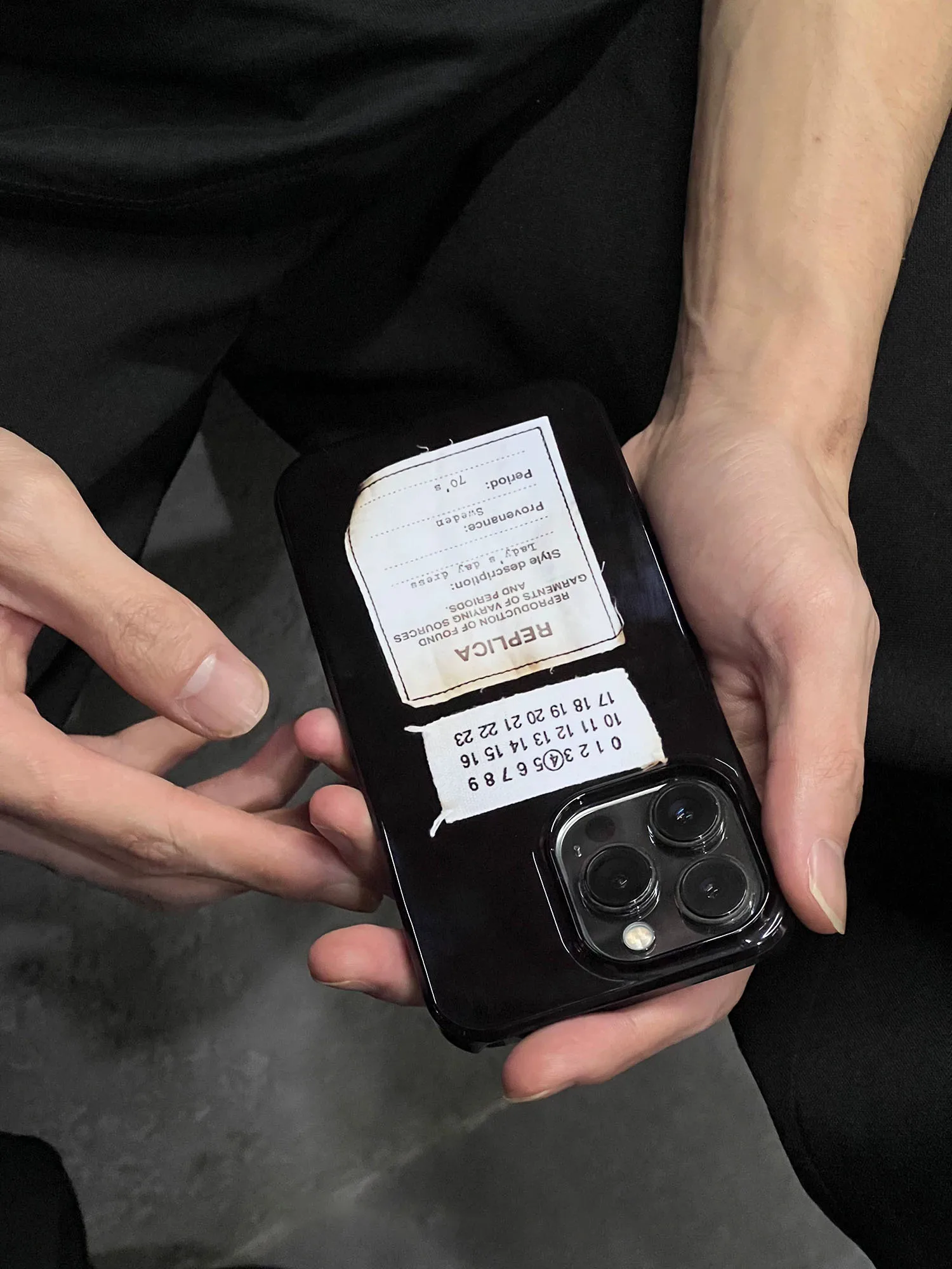 Minimalist High-End Glossy Phone Case with Jelly Cover Finish