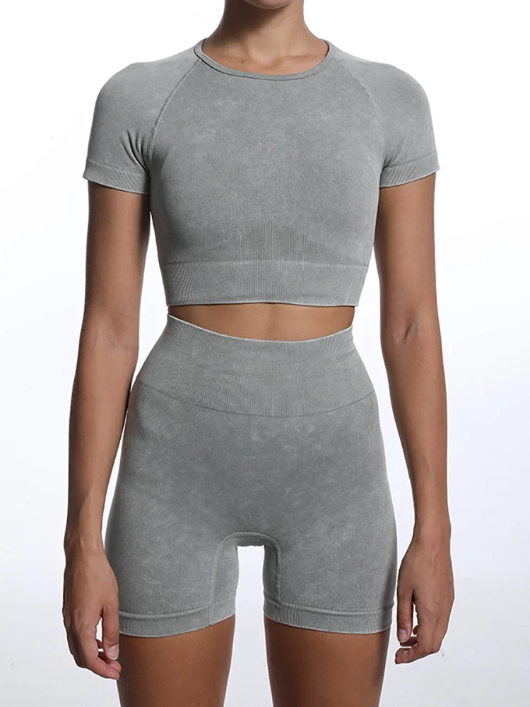 

2023 Seamless Women's Tracksuit Short Sleeve T-shirt with Shorts 2 Piece Set Sportswear Outifits Body Fitness Yoga Shorts Suit