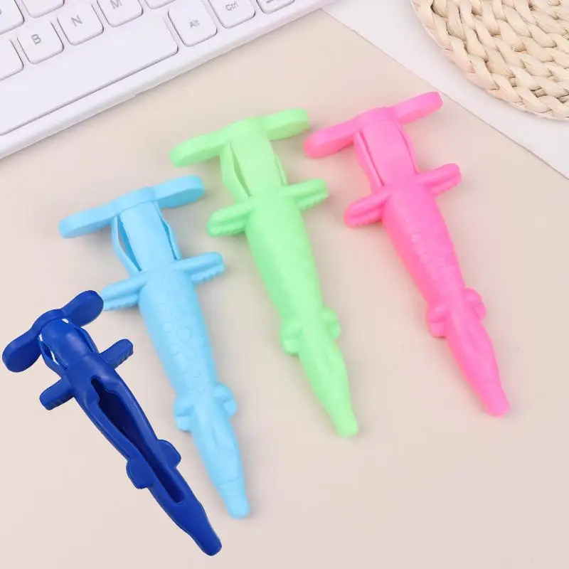 1Pcs 재사용 가능한 귀여운 악어 모양의 바늘 보호 케이스 치과 주사기 슬리브 커버 치과 의사 수술용 주입기 도구