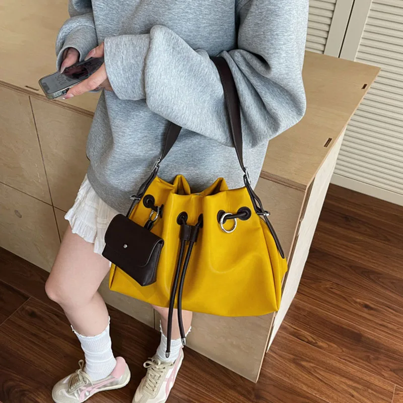 Women'S Drawstring Bucket Bag Fashion Casual Shoulder Bag Large Capacity Tote Bag Crossbody Bag Adjustable Shoulder Strap