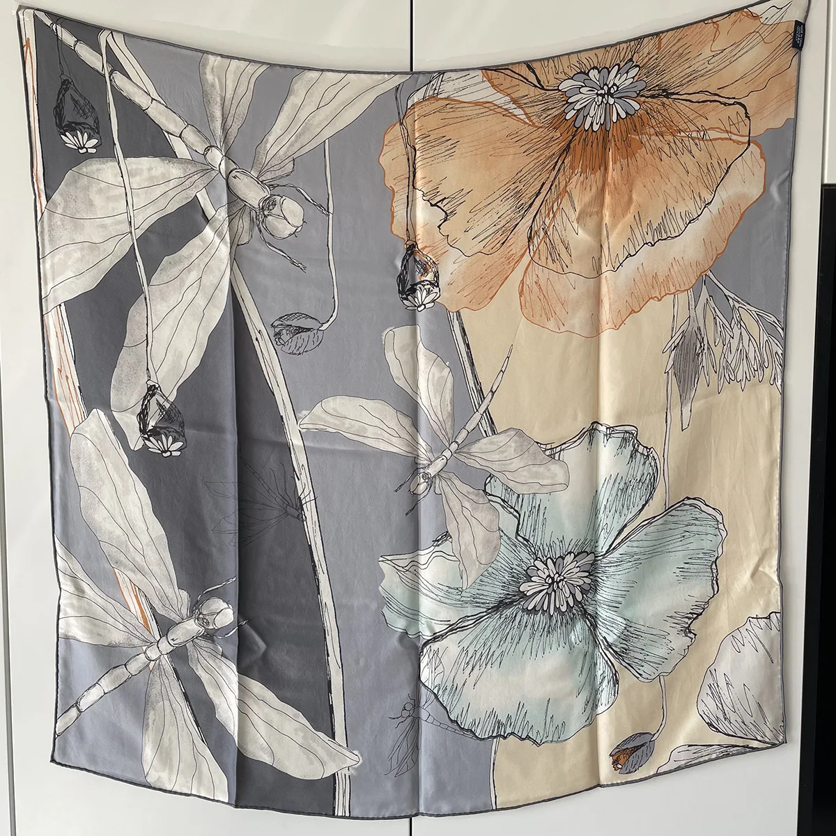 

New Design Summer Dragonfly Double Sided 100% Silk Scarf Brand Square Scarf Shawl Hand Rolled Edges Women Hijab Foulard Bandana