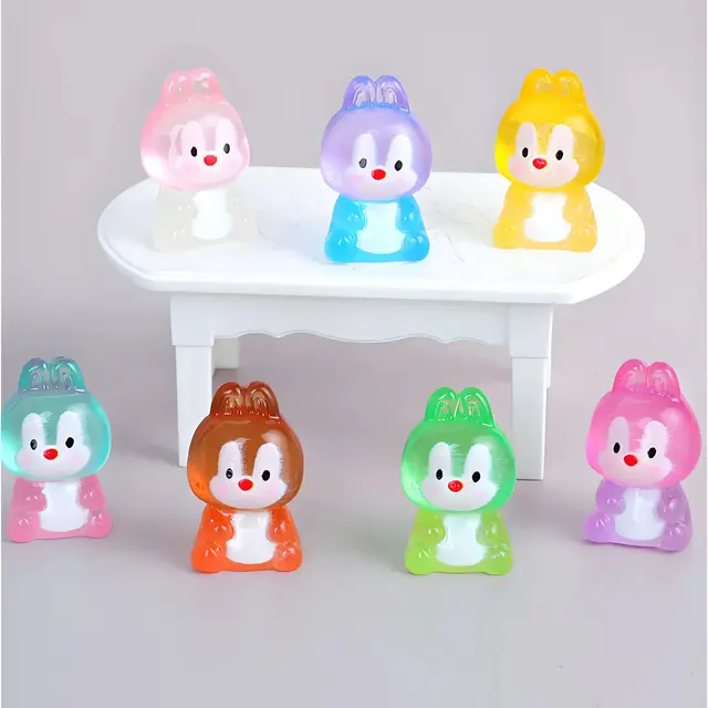 10/20pcs Luminous Mini Resin Squirrel Glow in The Dark Colorful Squirrels Tiny Animals Figures Ornament for DIY Fairy Garden 5