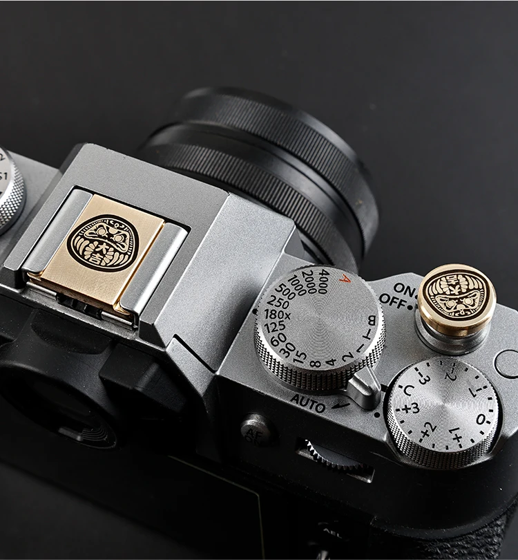 푸지 X-T5, 캐논 R50, 니콘 Z50, 등과 같은 디지털 사진 액세서리에 적합한 브론즈 카메라 핫슈 커버