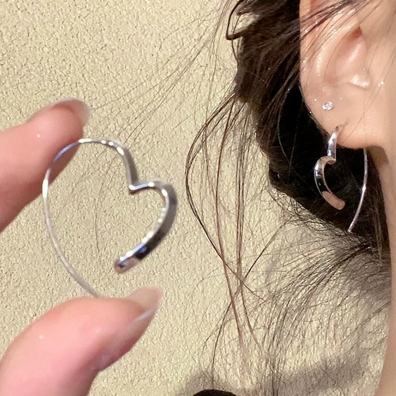 Simple Cold Style Loving Heart 2023 new Popular Temperament Versatile Earrings