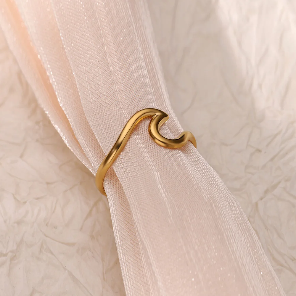 Anello statement a onda in acciaio inossidabile da donna regolabile_voghion.com