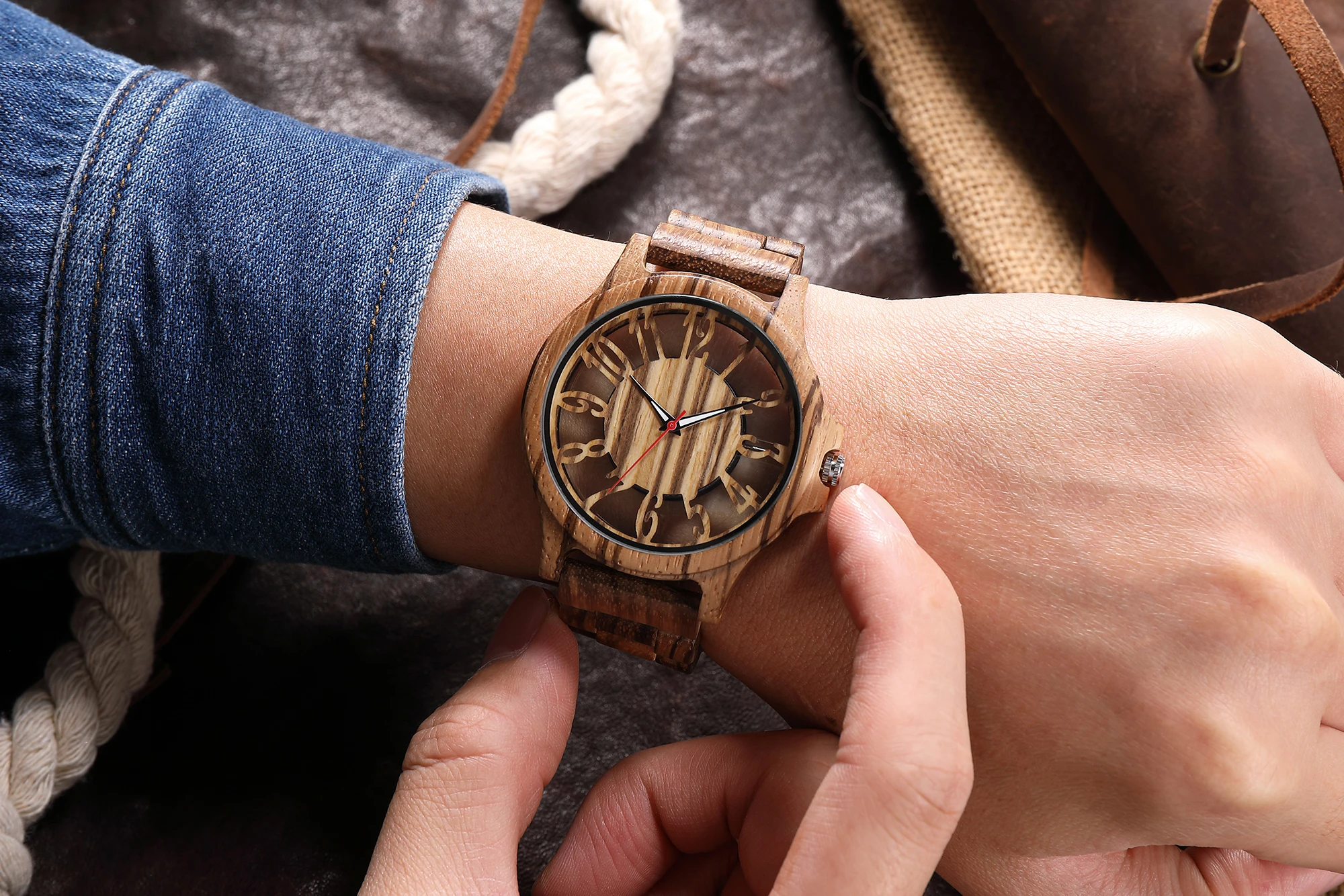 Chic Transparent Hollow Arabic Numerals Dial Quartz Wooden Men Watch Quartz Movement Vintage Natural Full Wooden Watch Band