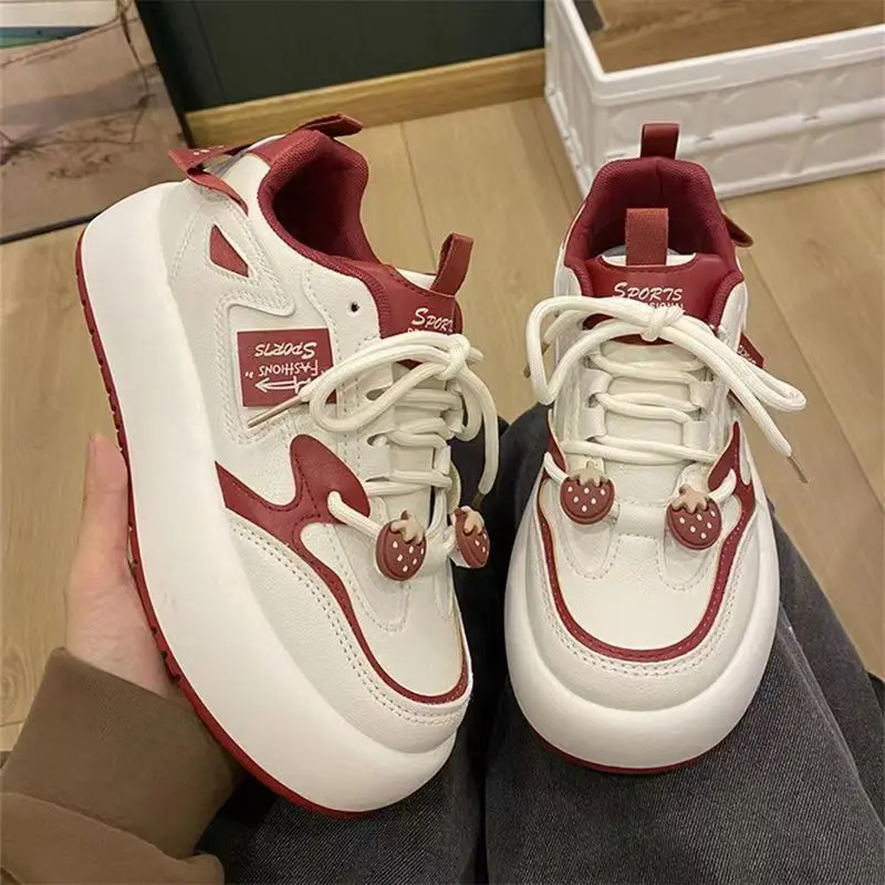 

Кроссовки женские на платформе, повседневные спортивные, Вулканизированная подошва, винтажные, В Стиле Лолита, для тенниса, Клубничка, Осень-зима