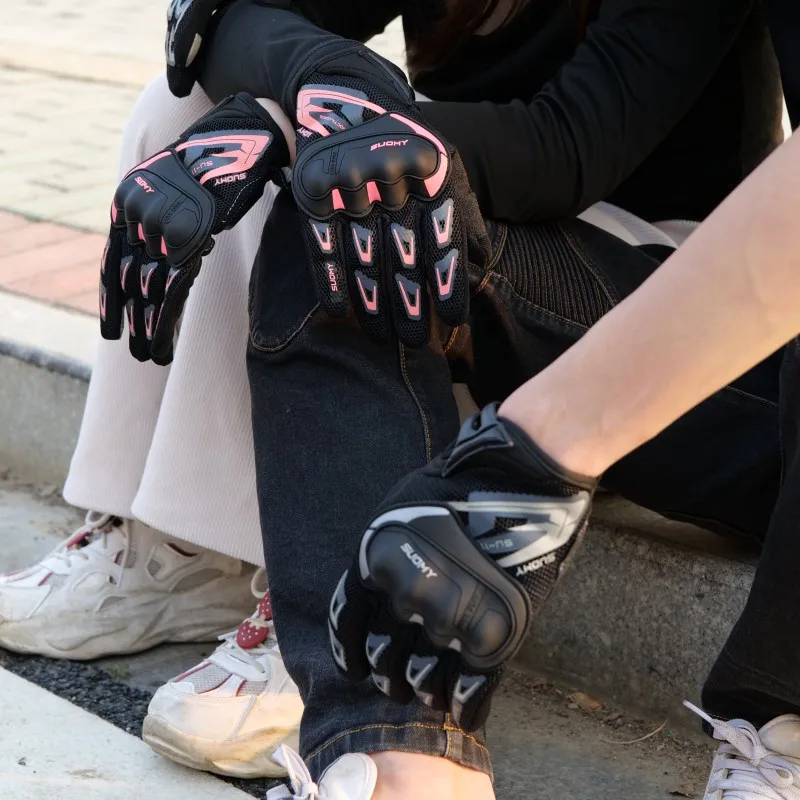 Рисунок 6 - Перчатки с закрытыми пальцами для мотоциклистов