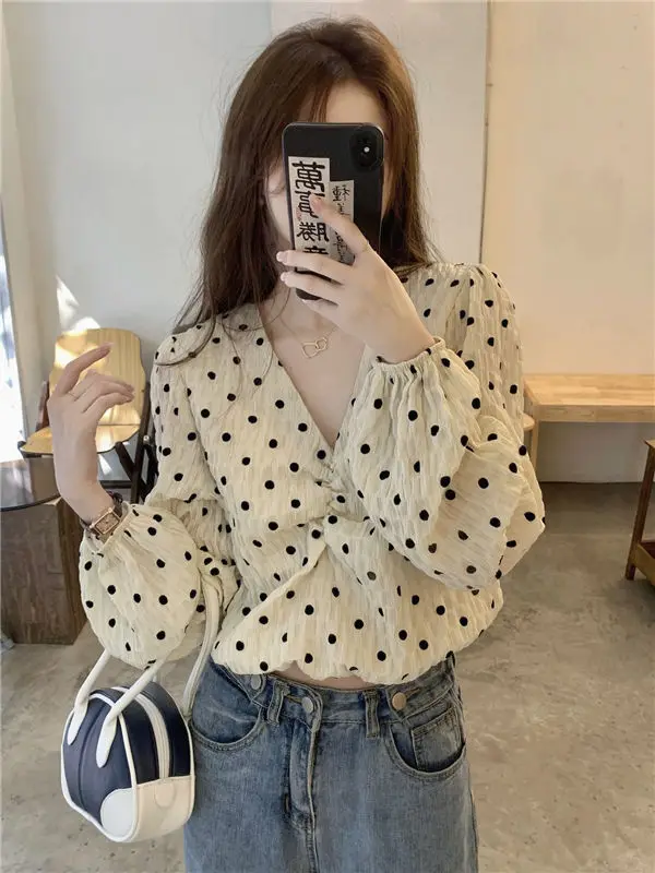 

Sweet polka dot long-sleeved shirt women's spring 2023 new retro French niche short section design sense tops