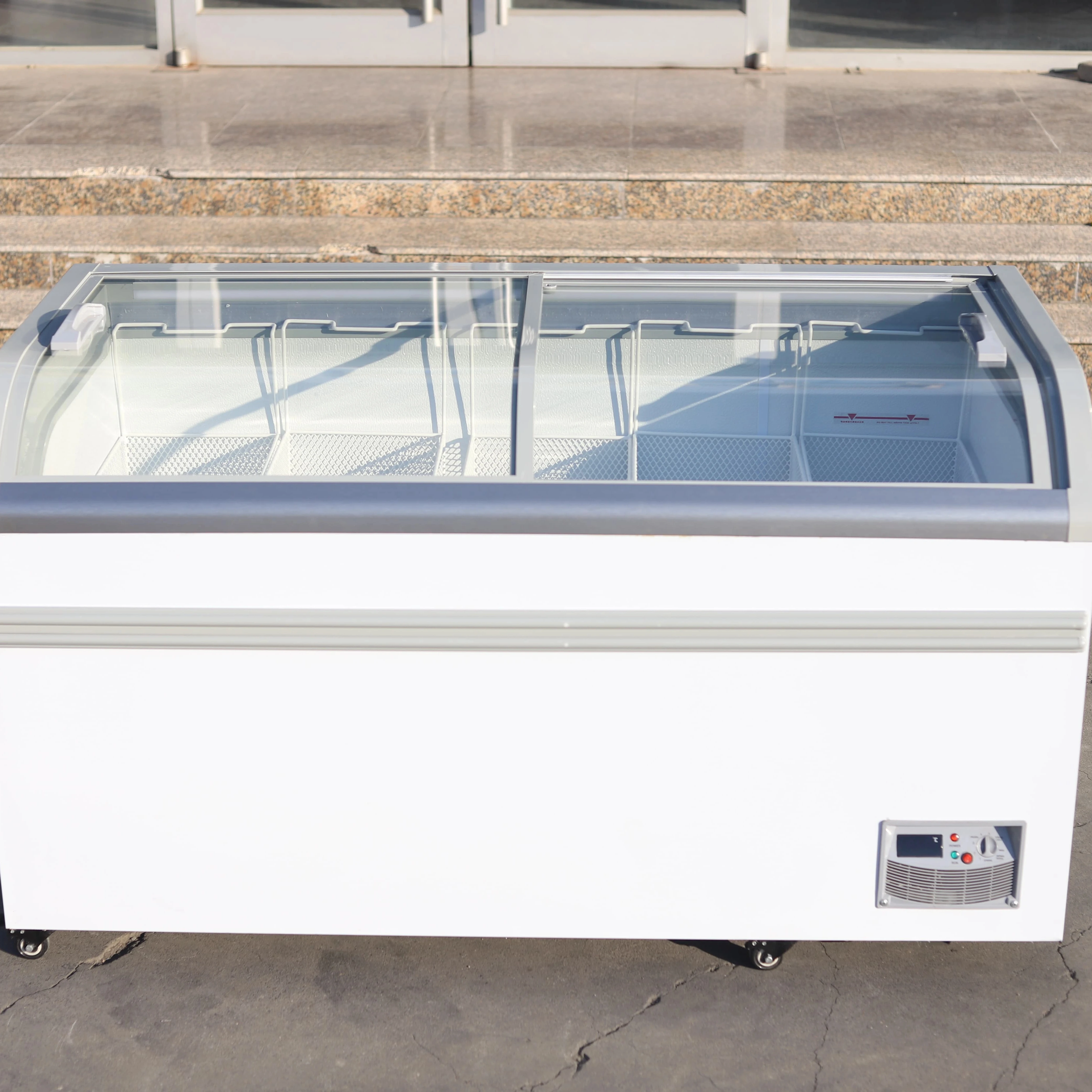 Single-Temperature Horizontal Island Freezer Direct Cooling Glass Door Refrigerator Electric Power Source For Display